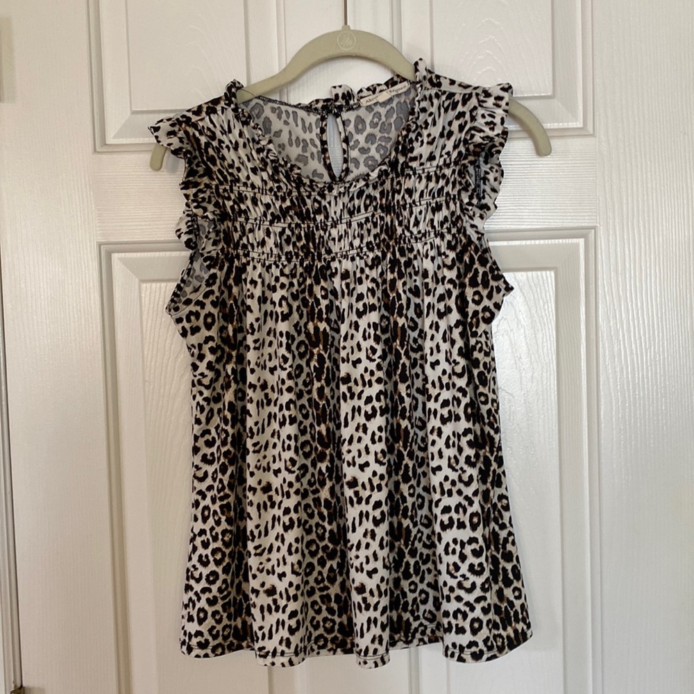 Sleevless top